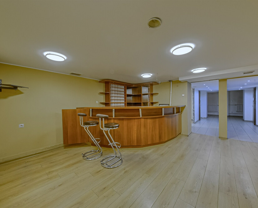 Lokal - 5