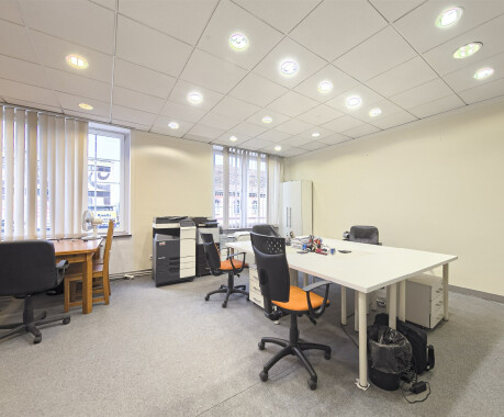 Lokal biurowy na wynajem Piła – ul. Śródmiejska, 43 m², centrum, budynek z windą