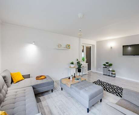 Na sprzedaż duże mieszkanie 2-pokojowe z balkonem w Pile, Śródmieściu - 1