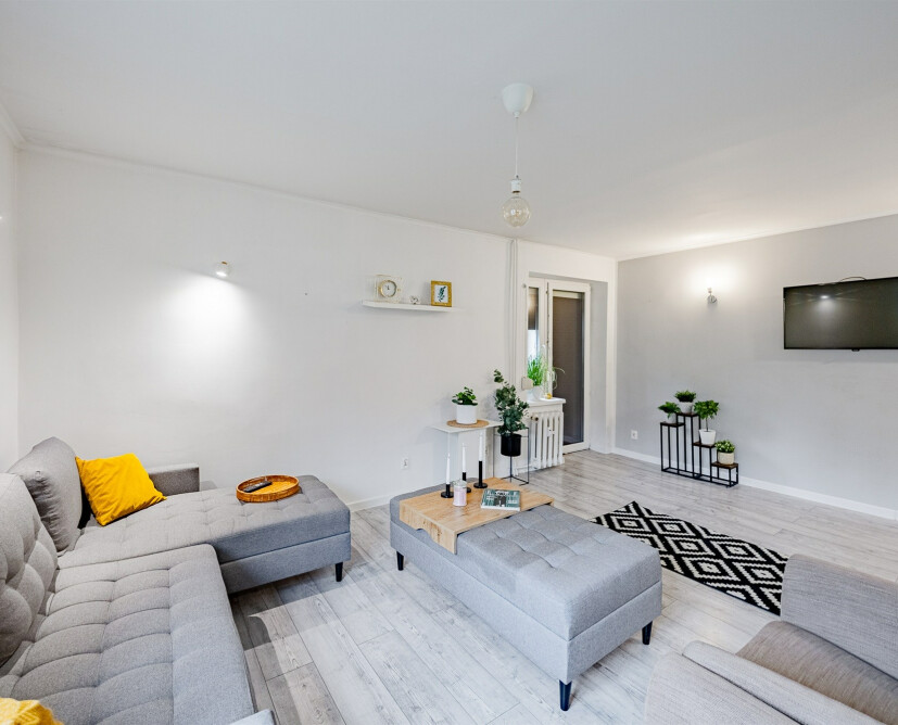 Na sprzedaż duże mieszkanie 2-pokojowe z balkonem w Pile, Śródmieściu - 1