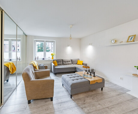 Na sprzedaż duże mieszkanie 2-pokojowe z balkonem w Pile, Śródmieściu - 3