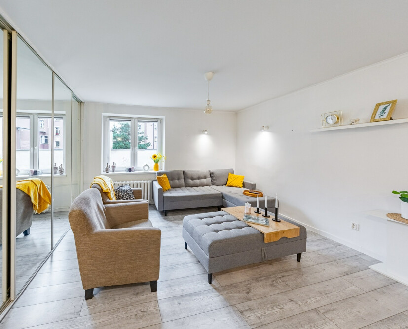 Na sprzedaż duże mieszkanie 2-pokojowe z balkonem w Pile, Śródmieściu - 3