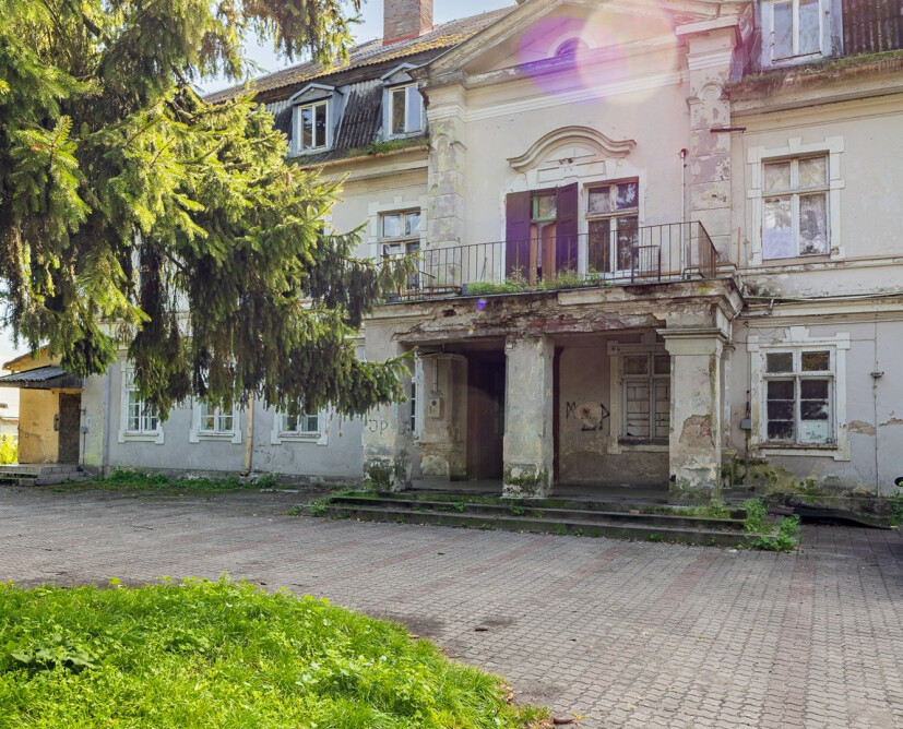 Zabytkowy pałac w Nowinach koło Dzierzgonia na sprzedaż. - 4