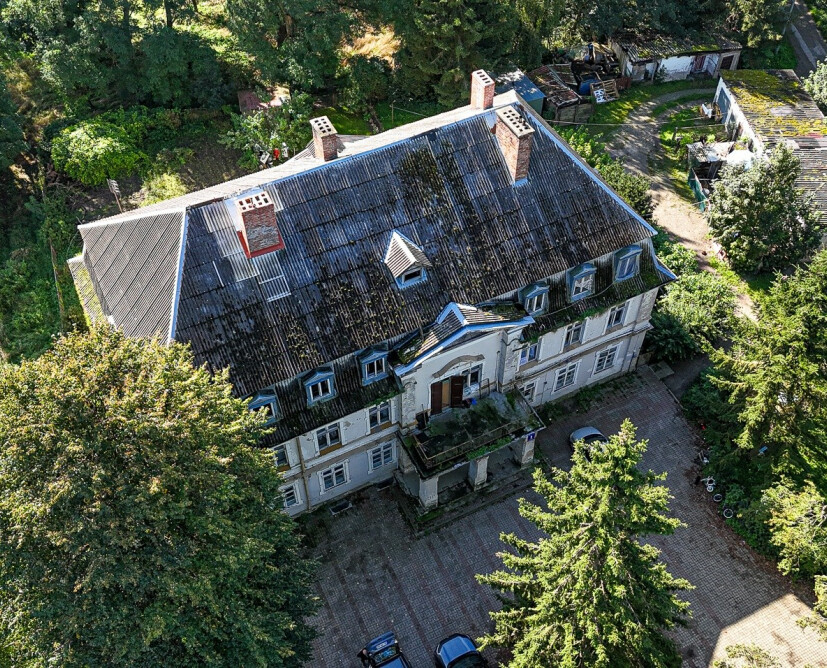 Zabytkowy pałac w Nowinach koło Dzierzgonia na sprzedaż. - 34