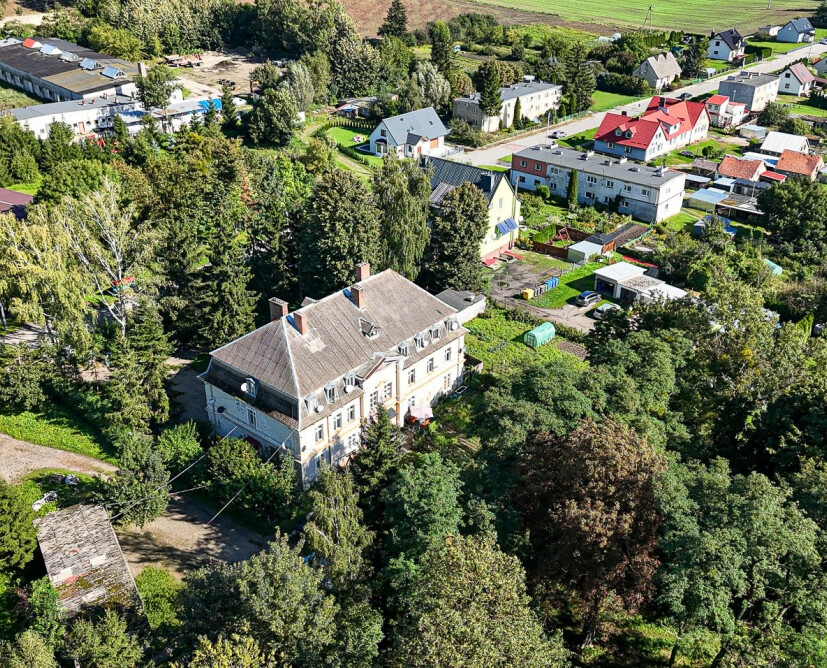 Zabytkowy pałac w Nowinach koło Dzierzgonia na sprzedaż. - 36