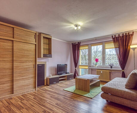 Na wynajem mieszkanie - kawalerka w Centrum Piły, umeblowana z balkonem i piwnicą<br />
&nbsp; - 2