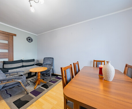 Na wynajem 2 pokojowe mieszkanie z ogródkiem i garaże Jeziorki Kosztowskie. - 2