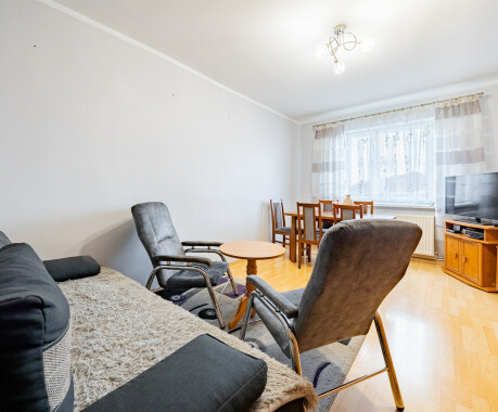 Na wynajem 2 pokojowe mieszkanie z ogródkiem i garaże Jeziorki Kosztowskie. - 3