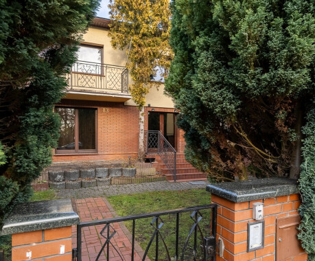 <strong>Piła, Koszyce - Na sprzedaż przestronny dom wolnostojący z dużą działką, garażem oraz budynkiem gospodarczo-warsztatowym.</strong> - 2