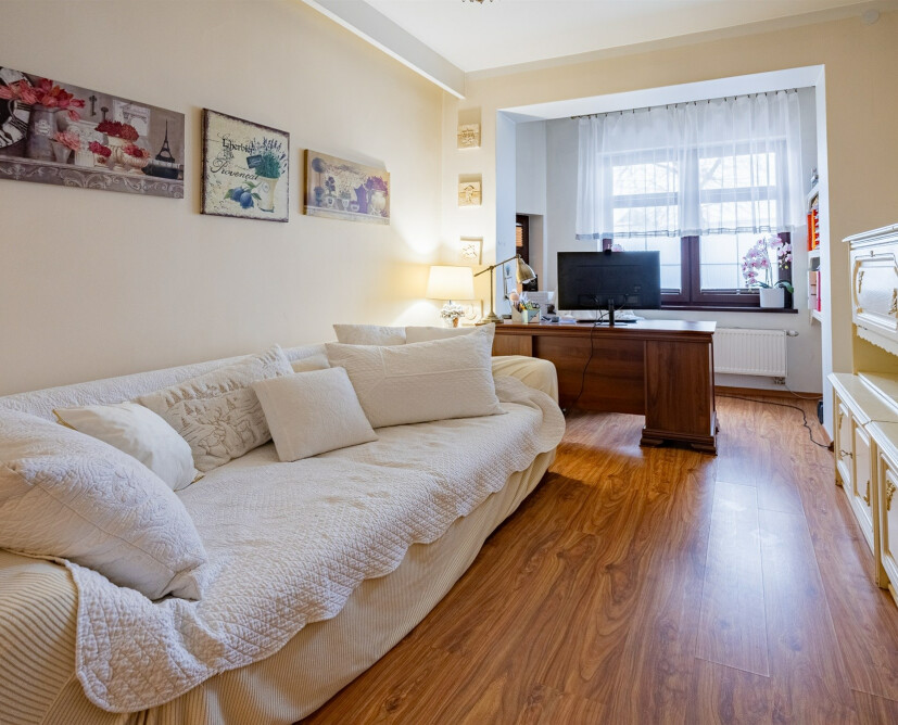 Unikalne mieszkanie blisko 90mkw Pile z 2 garażami i ogrodem – Okazja! - 13