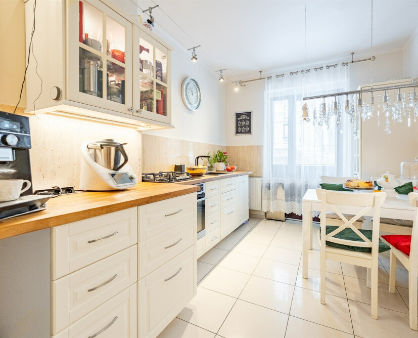 Unikalne mieszkanie blisko 90mkw Pile z 2 garażami i ogrodem – Okazja! - 23