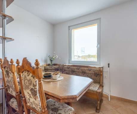 Słoneczne, dwustronne mieszkanie 46,9 m² z balkonem i ciepłą kuchnią. Gotowe do zamieszkania, po termomodernizacji. Komfort, światło i wygoda na co dzień. - 4