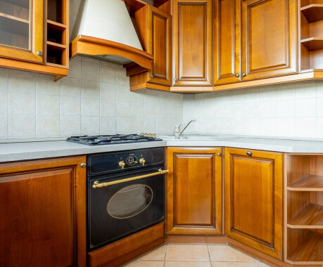 Słoneczne, dwustronne mieszkanie 46,9 m² z balkonem i ciepłą kuchnią. Gotowe do zamieszkania, po termomodernizacji. Komfort, światło i wygoda na co dzień. - 2