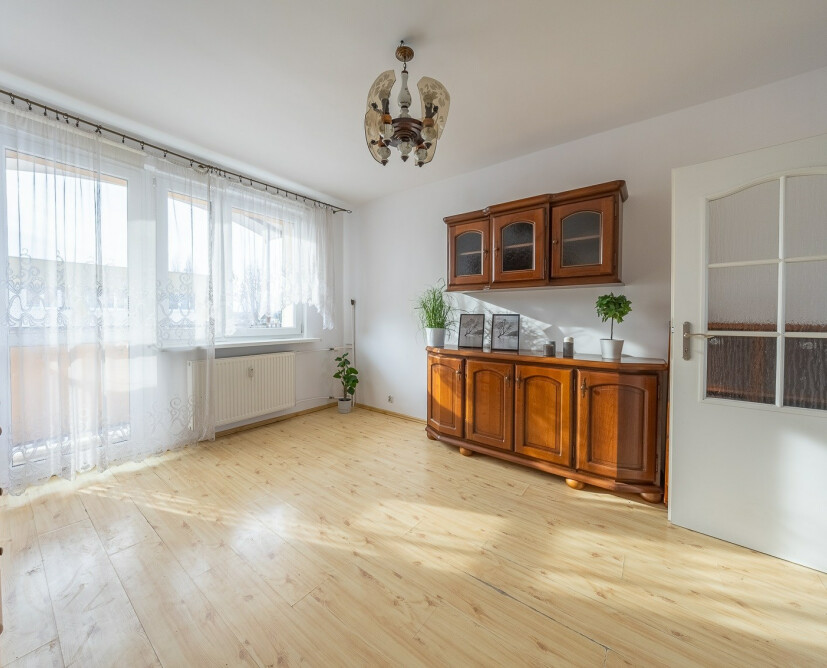 Słoneczne, dwustronne mieszkanie 46,9 m² z balkonem i ciepłą kuchnią. Gotowe do zamieszkania, po termomodernizacji. Komfort, światło i wygoda na co dzień. - 12