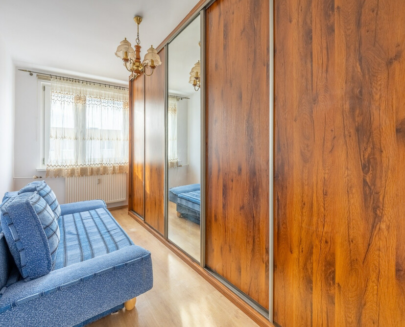 Słoneczne, dwustronne mieszkanie 46,9 m² z balkonem i ciepłą kuchnią. Gotowe do zamieszkania, po termomodernizacji. Komfort, światło i wygoda na co dzień. - 9