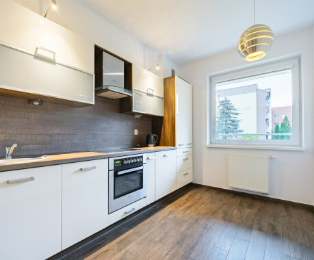 Mieszkanie 2 pokojowe 48m2 na sprzedaz - Jadwiżyn, nowy blok, oddzielna kuchnia.  - 4