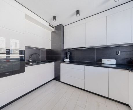 Mieszkanie dla rodziny 73 m, po kapitalnym remoncie, klimatyzacja, pełne umeblowanie - 2