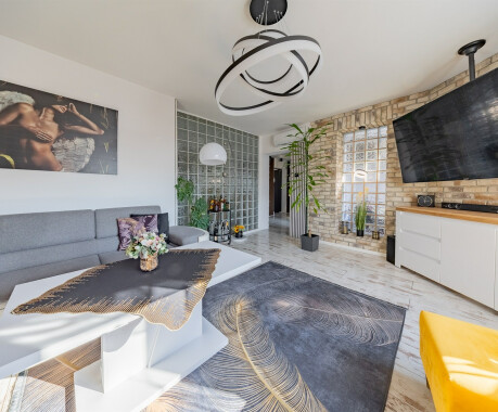 Mieszkanie dla rodziny 73 m, po kapitalnym remoncie, klimatyzacja, pełne umeblowanie - 1