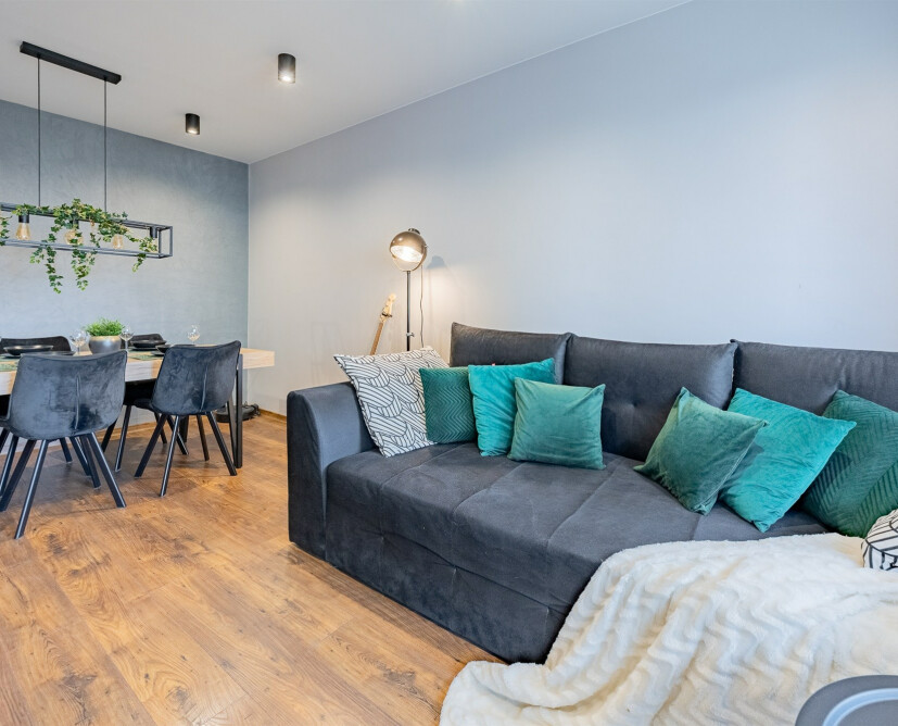 Na sprzedaż 2 pokojowe mieszkanie z dużą loggią w Pile- Zamość. - 7