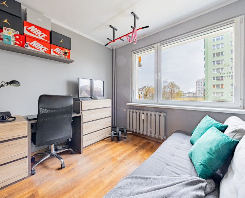 Na sprzedaż 2 pokojowe mieszkanie z dużą loggią w Pile- Zamość. - 9