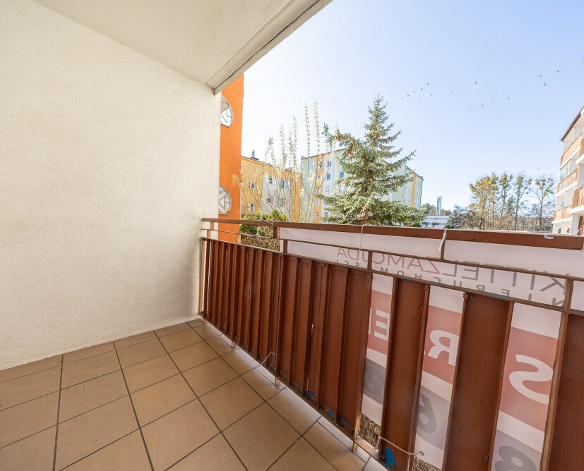 Na sprzedaż 3 pokojowe mieszkanie na parterze z balkonem w Pile. - 4