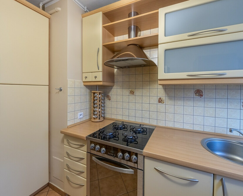 Na sprzedaż 3 pokojowe mieszkanie na parterze z balkonem w Pile. - 6