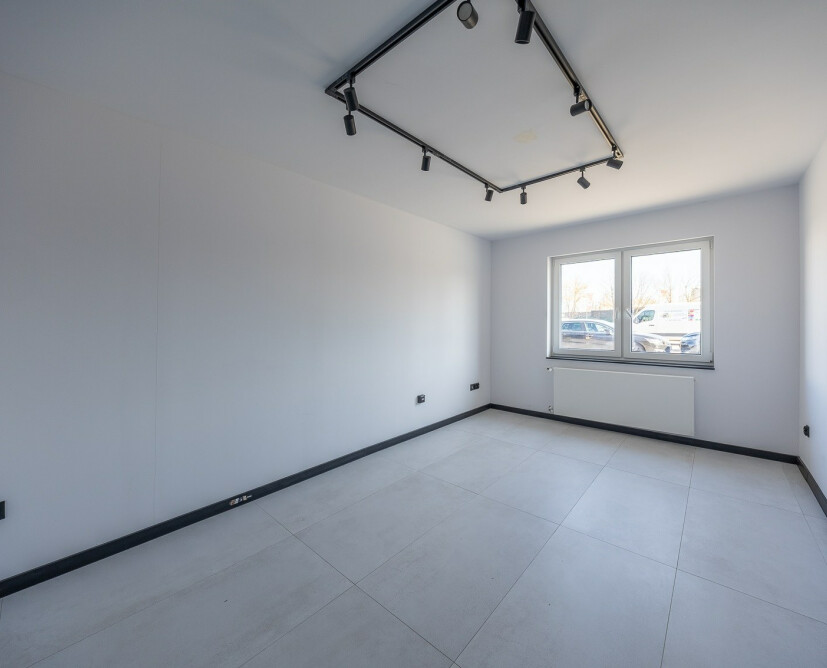 Na wynajem lokal usługowo- biurowy w Pile- Zamość. - 2