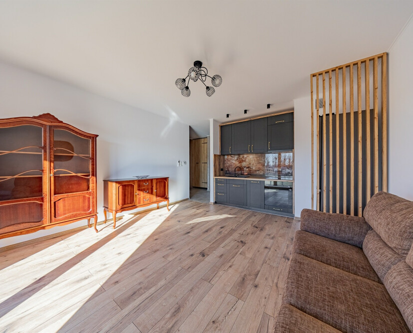 Na sprzedaż 3 pokojowy apartament z miejscem parkingowym w hali garażowej.
 - 5