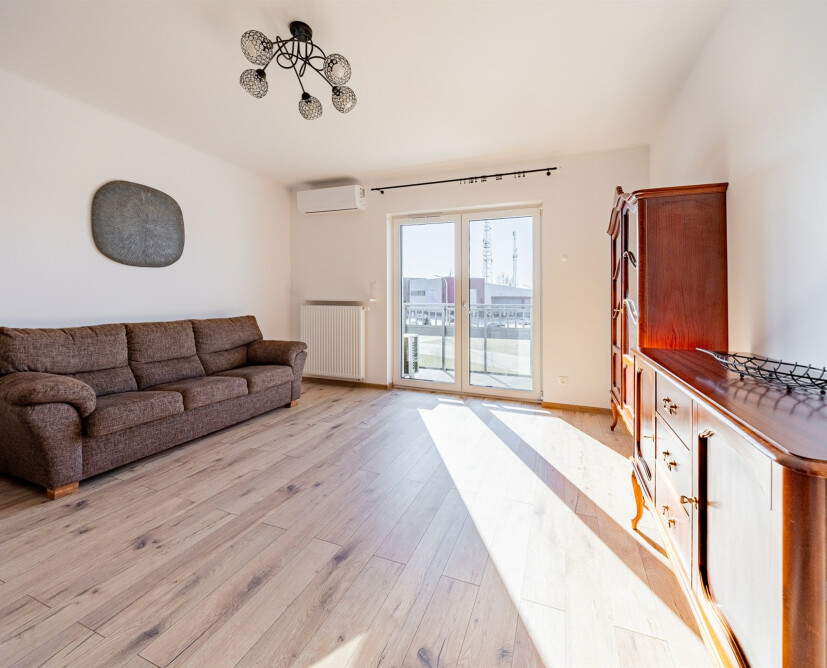 Na sprzedaż 3 pokojowy apartament z miejscem parkingowym w hali garażowej.
 - 7