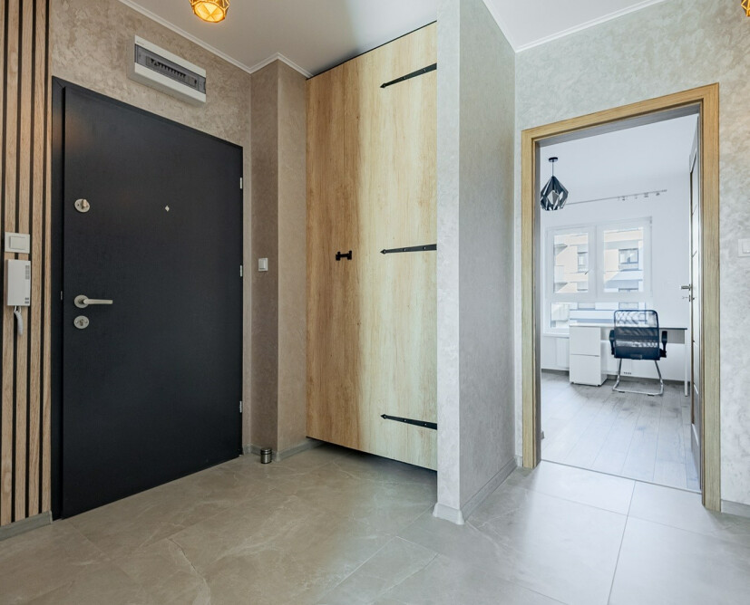 Na sprzedaż 3 pokojowy apartament z miejscem parkingowym w hali garażowej.
 - 9