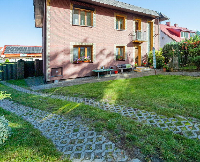 <span style="font-size:14px;"><strong><a href="https://sb360.online/a9f5g1"><span style="color:#000000;">Na sprzedaż dom w Ujściu - z możliwością wynajęcia 2 lokali mieszkalnych</span></a></strong></span> - 6