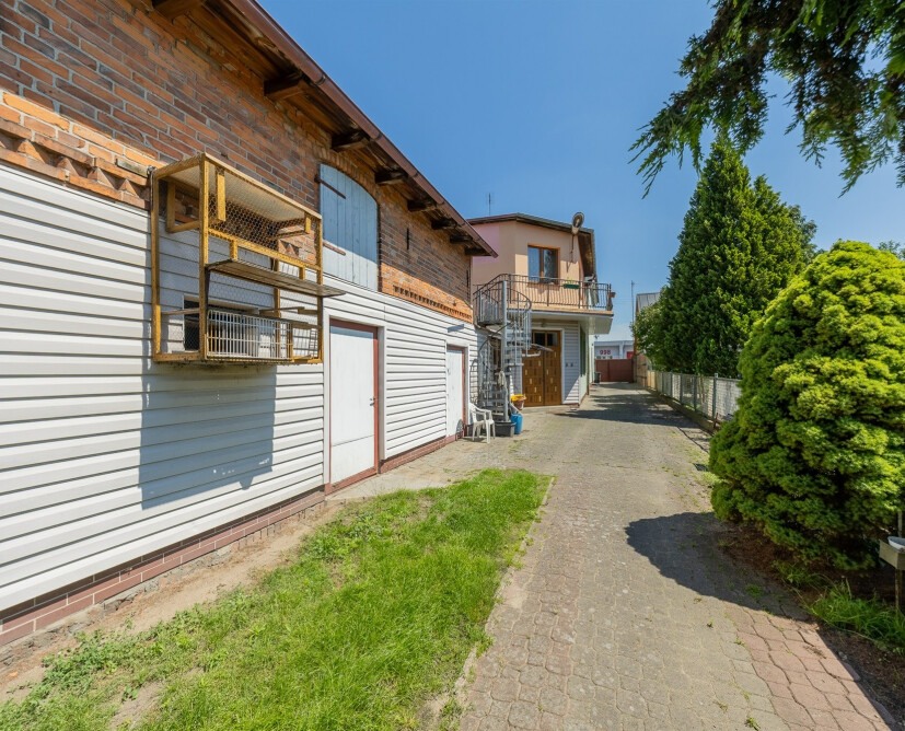 Dom z częścią usługową na sprzedaż | Białośliwie | 270 m² | Działka 1020 m²< - 23