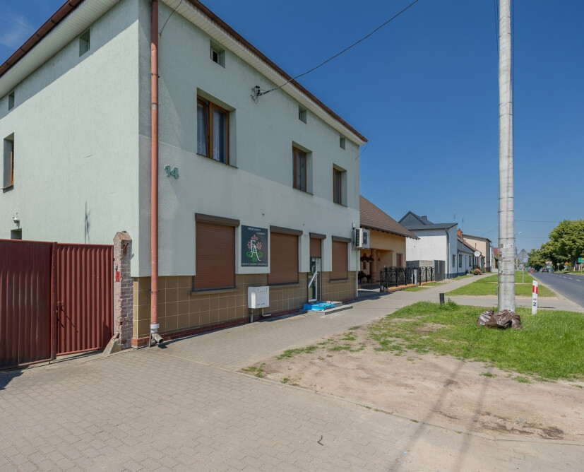 Dom z częścią usługową na sprzedaż | Białośliwie | 270 m² | Działka 1020 m²< - 1