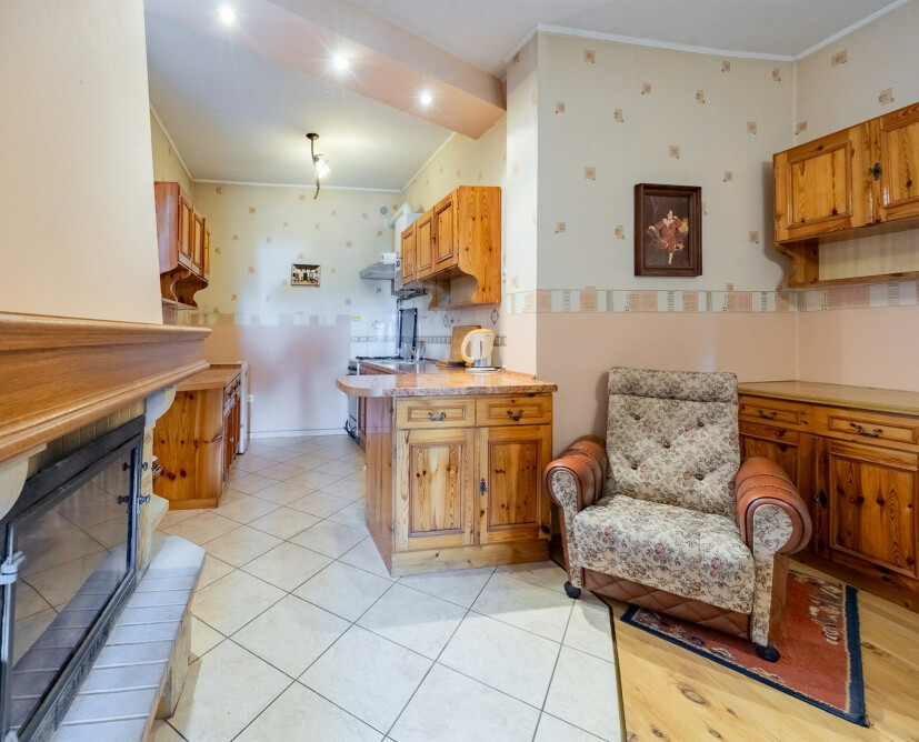Dom z częścią usługową na sprzedaż | Białośliwie | 270 m² | Działka 1020 m²< - 8
