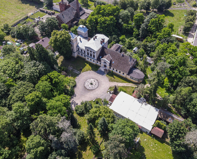 Pałac Jabłonowo na sprzedaż. Obiekt hotelowo - restauracyjny ze stawami. - 39