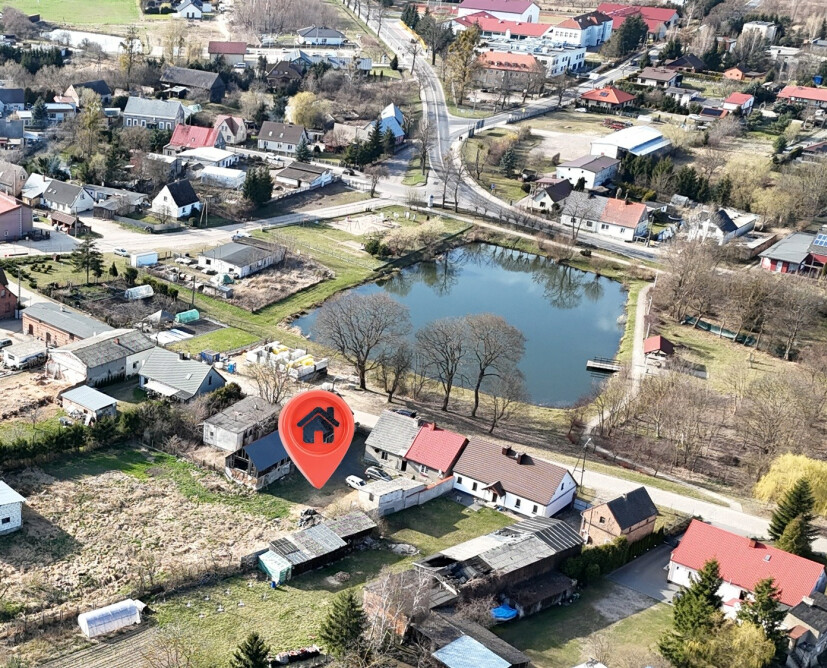 Gospodarstwo 5363 m² w centrum Szydłowa | widok na staw, duża działka, potencjał inwestycyjny - 1
